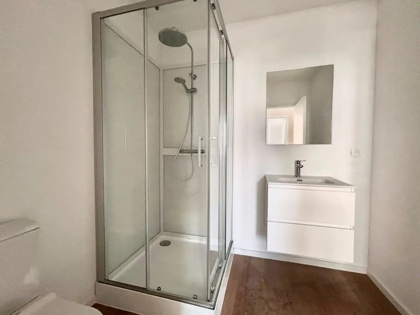 Te huur volledig gerenoveerd 1 -slaapkamer appartement foto 5