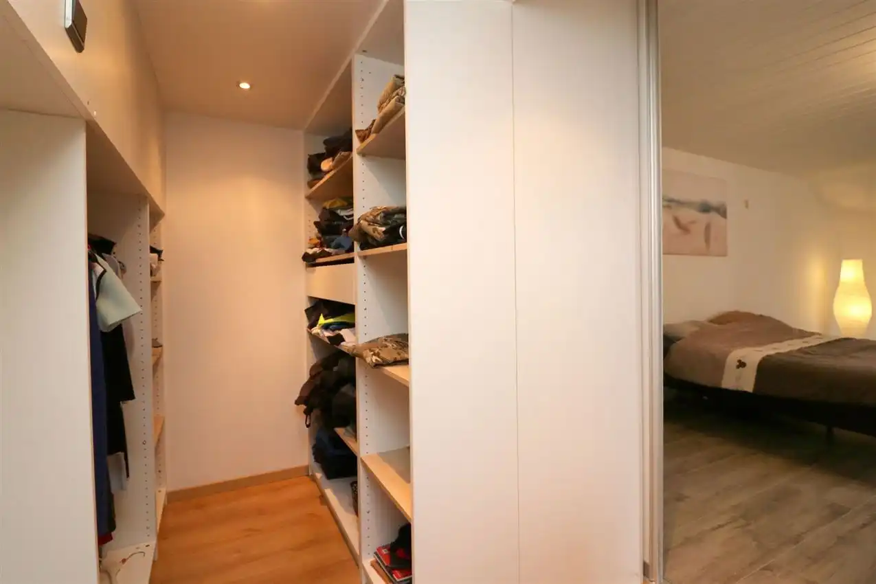 Villawoning met tuin op een goede locatie foto 27