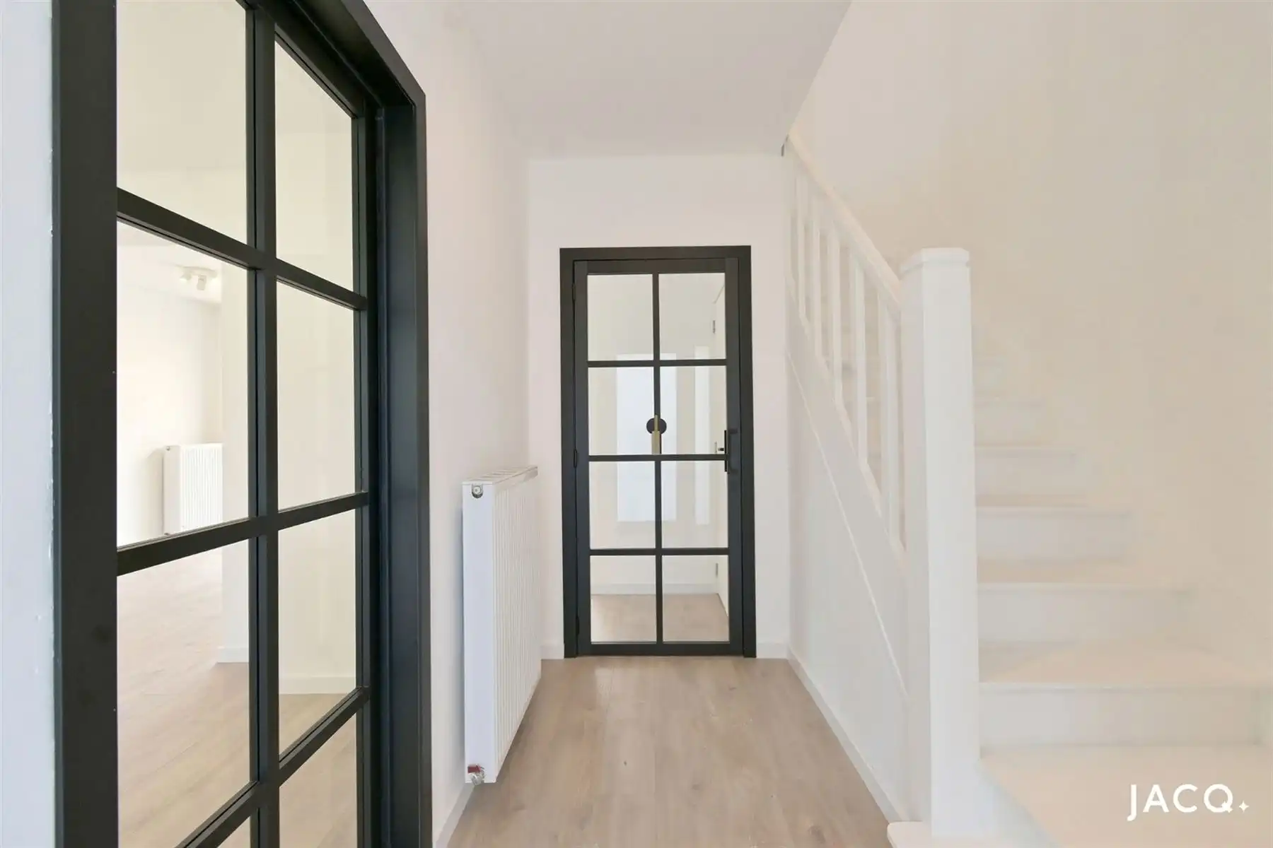 Prachtige woning met 3 slaapkamers, grote tuin en garage ! foto 13