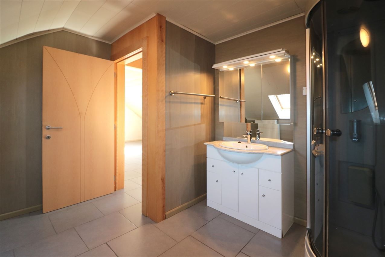 Handelswoonst met volledig uitgeruste frituur en appartement foto 29