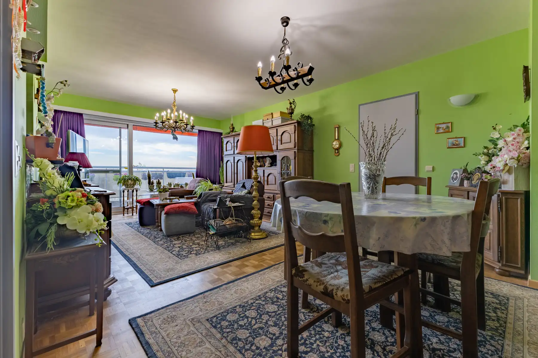Goed gelegen appartement met twee slaapkamers foto 6