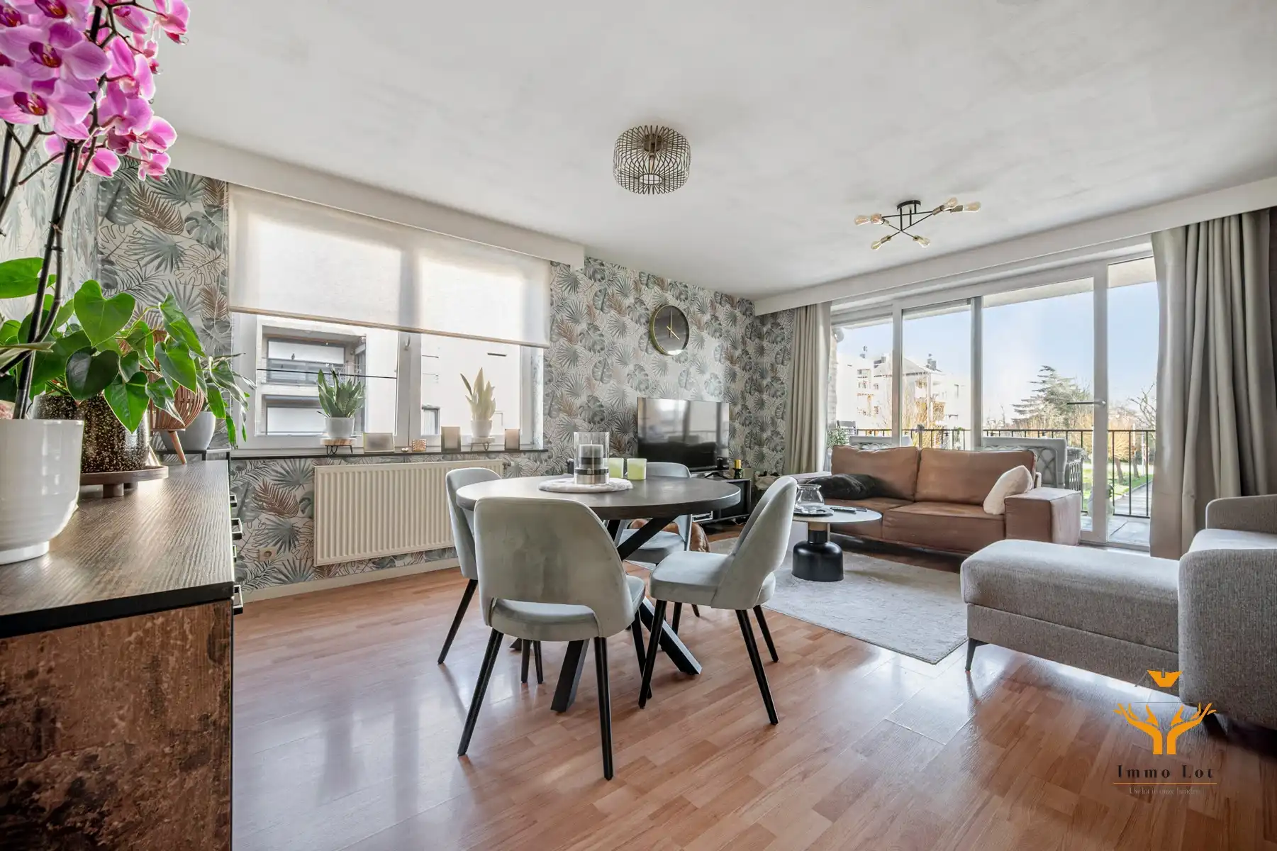 Instapklaar appartement met vijverzicht in Burcht foto 6