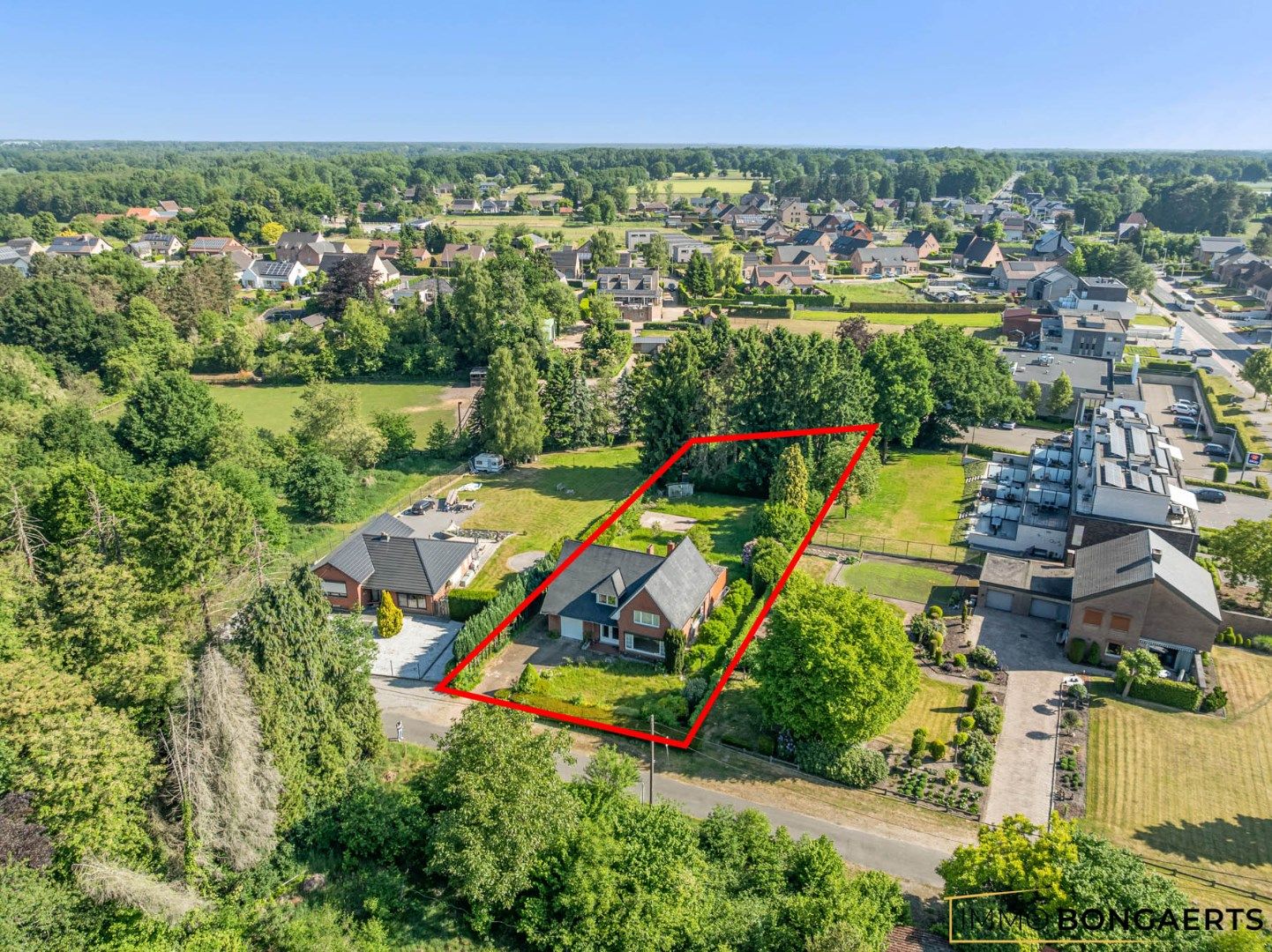 Rustig gelegen woning op een groot perceel foto 37