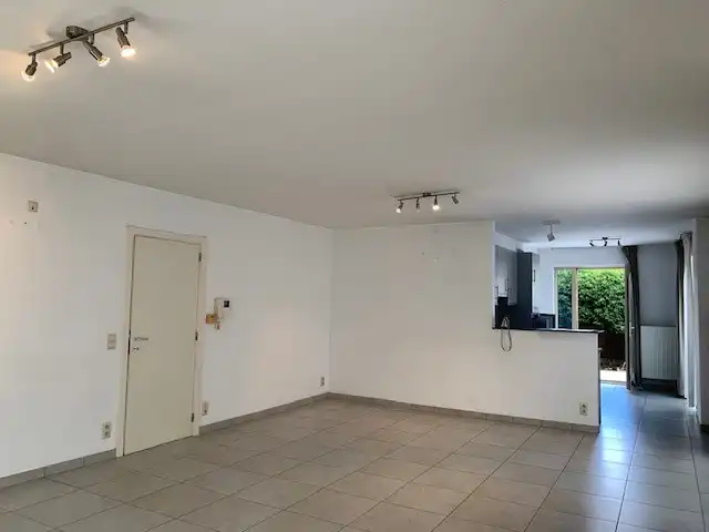 Zeer ruim, gezellig ingericht en lichtrijk appartement foto 5