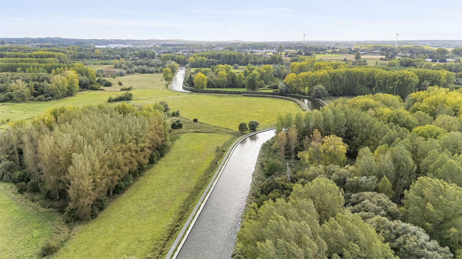 GERENOVEERDE WONING MET ADEMBENEMENDE VERGEZICHTEN foto 27