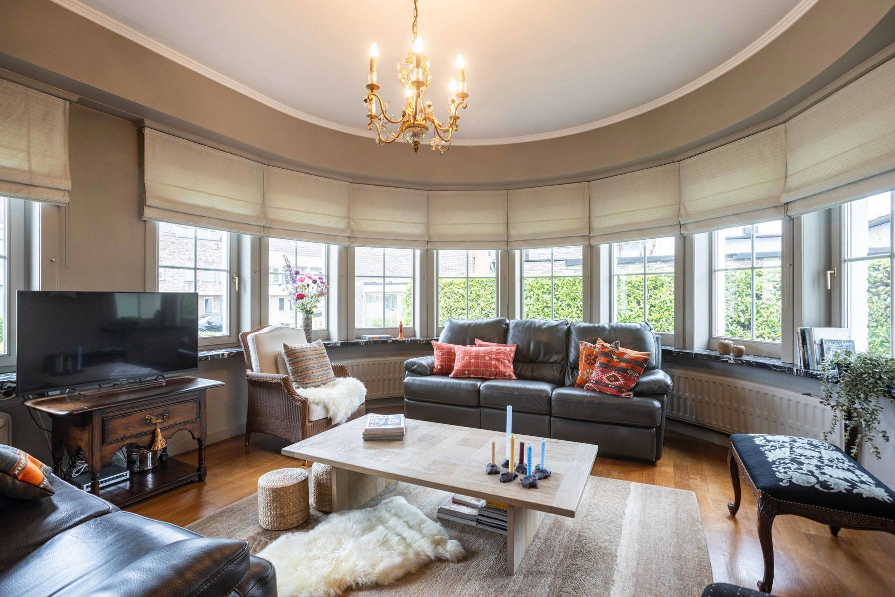 Riante Villa met 5 slpk en praktijkruimte op 1100m² foto 6