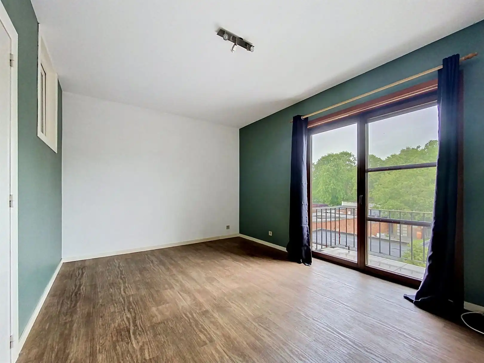 Instapklaar appartement nabij centrum Brasschaat foto 5