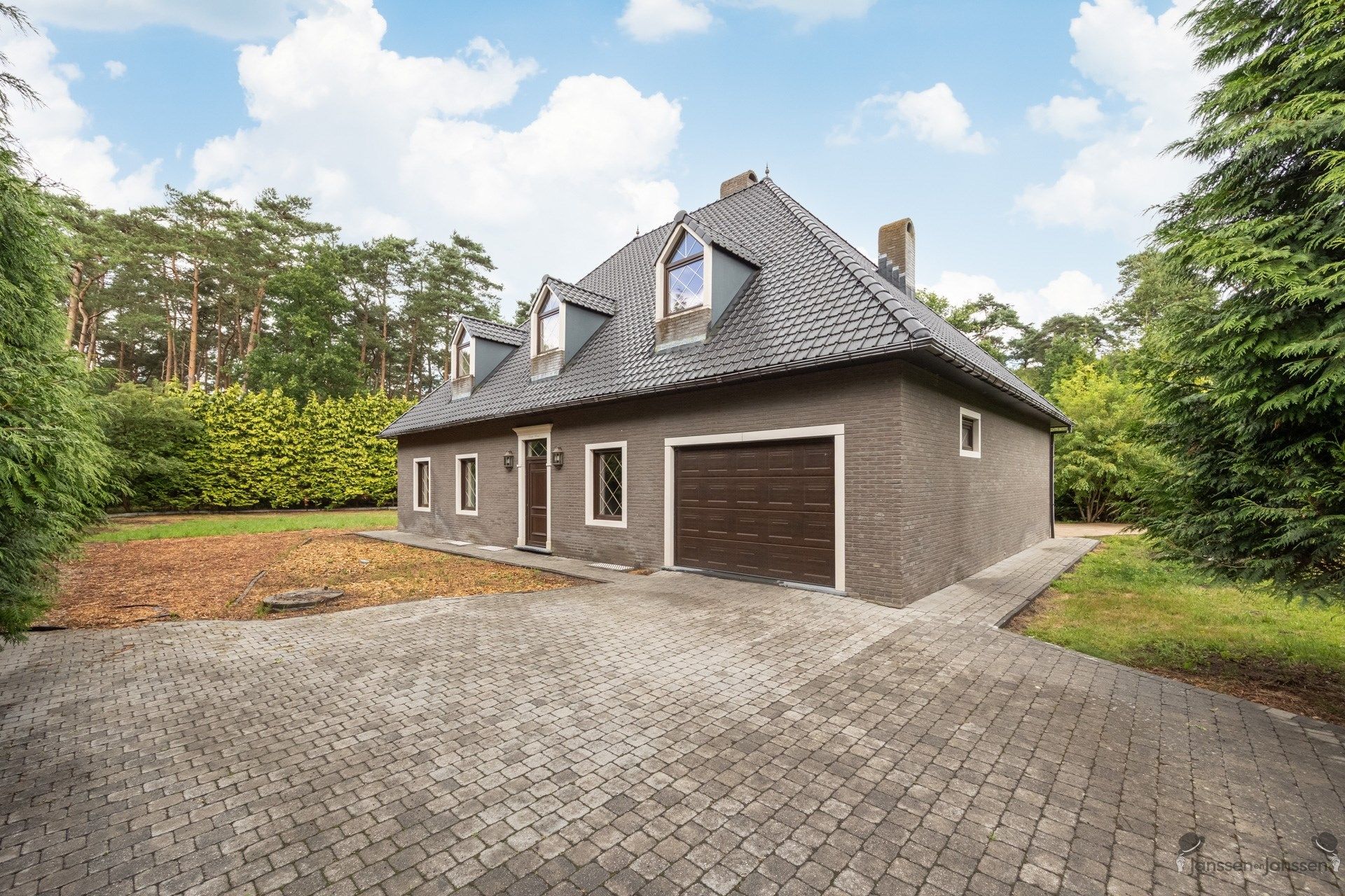 Villa met prachtige uitbouw op een zonovergoten perceel van 3.075 m². foto 36