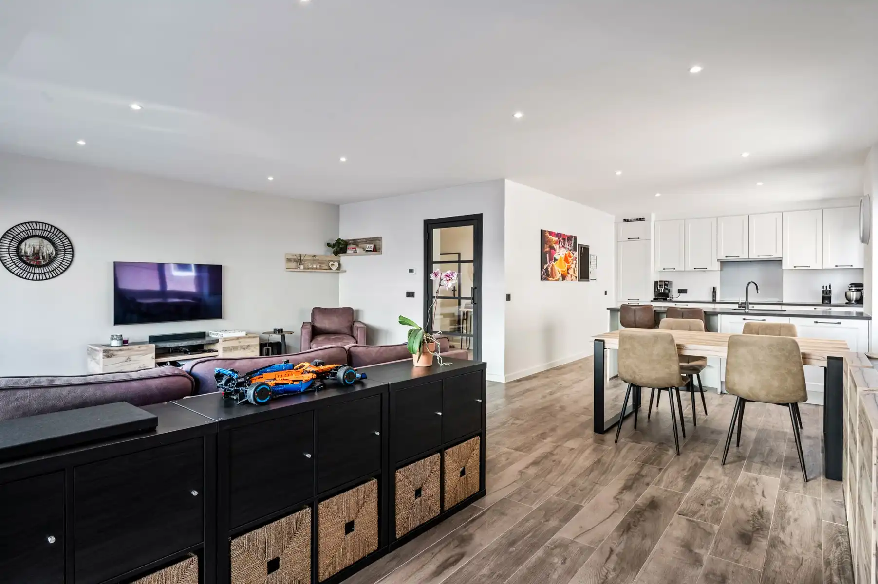Prachtig gerenoveerd appartement met garage foto 6