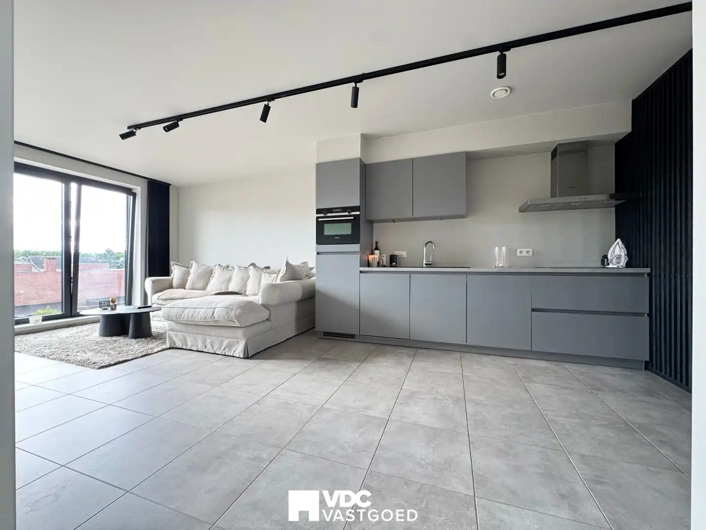 Modern 1-slaapkamerappartement met terras en autostaanplaats in hartje Leopoldsburg foto 6