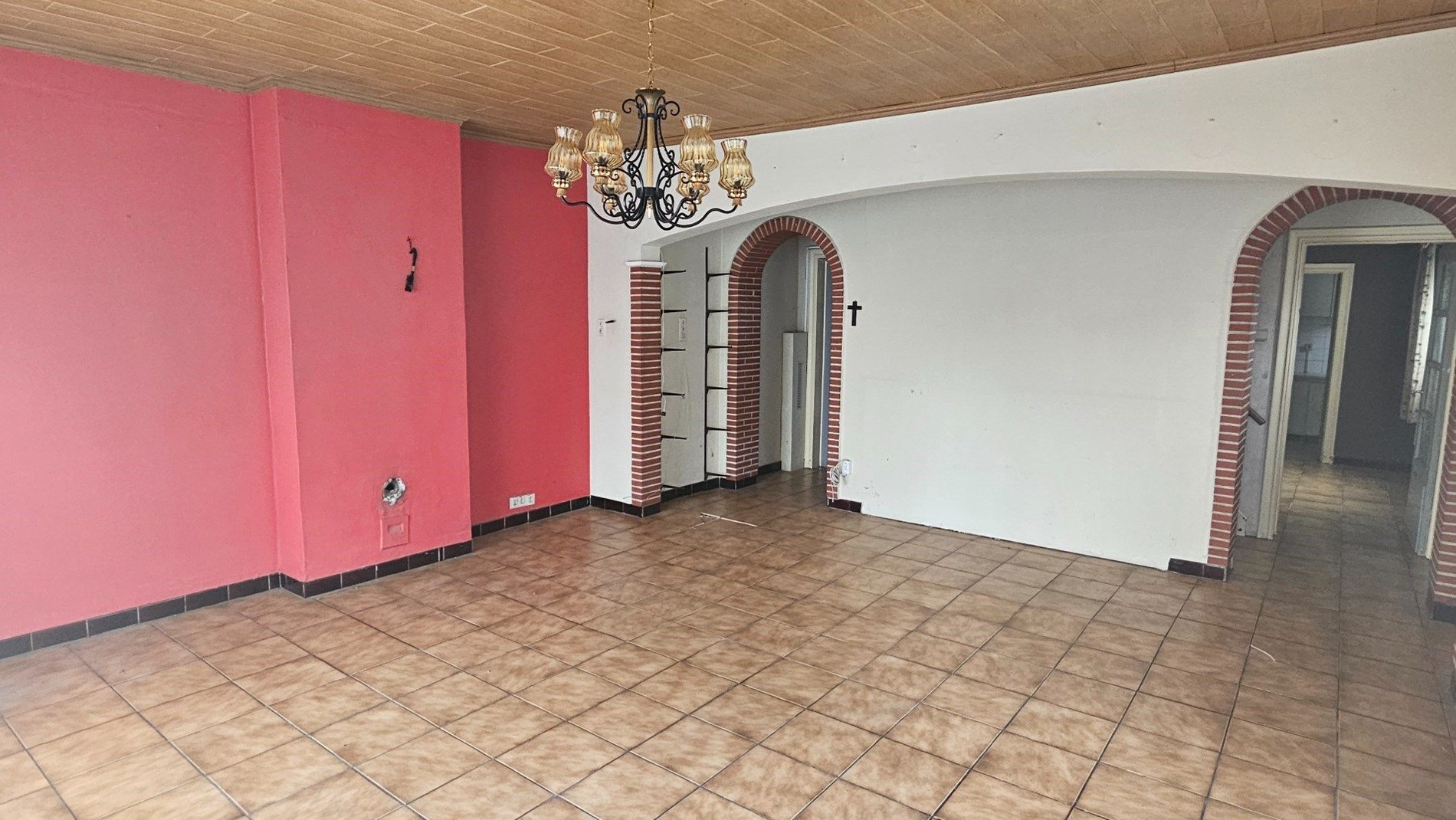Renovatiewoning met 2 tot 3 slk, garage en koertje aan gunstige prijs foto 4