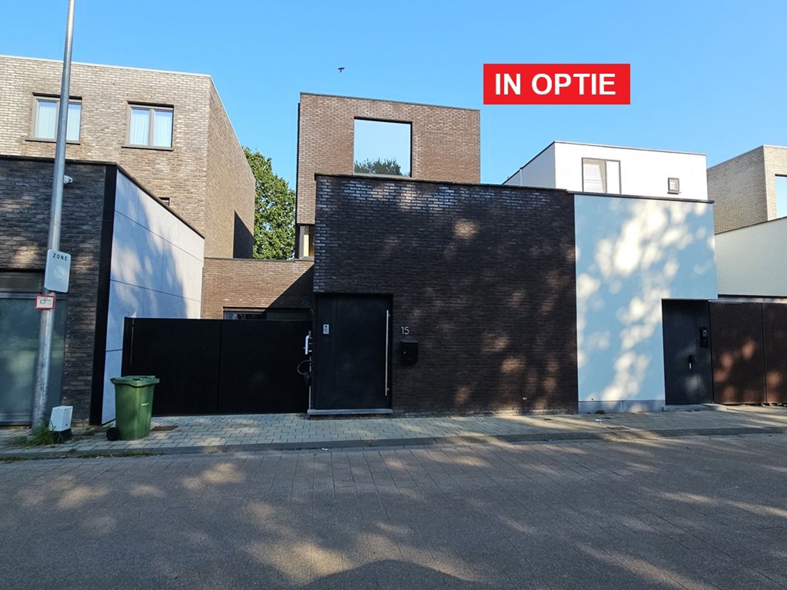 Moderne enrgiezuinige woning, binnen de Grote Ring van Hasselt foto {{pictureIndex}}
