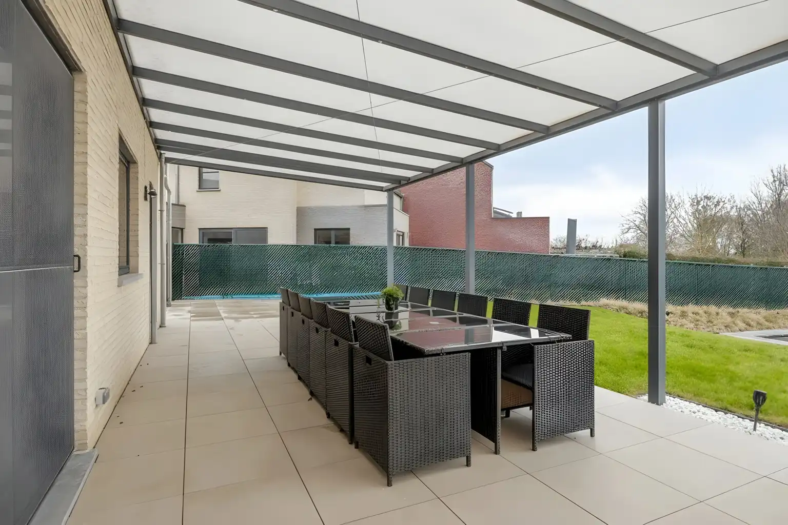 INSTAPKLARE WONING MET PRAKTIJKRUIMTE/BUREEL EN ZWEMBAD foto 26