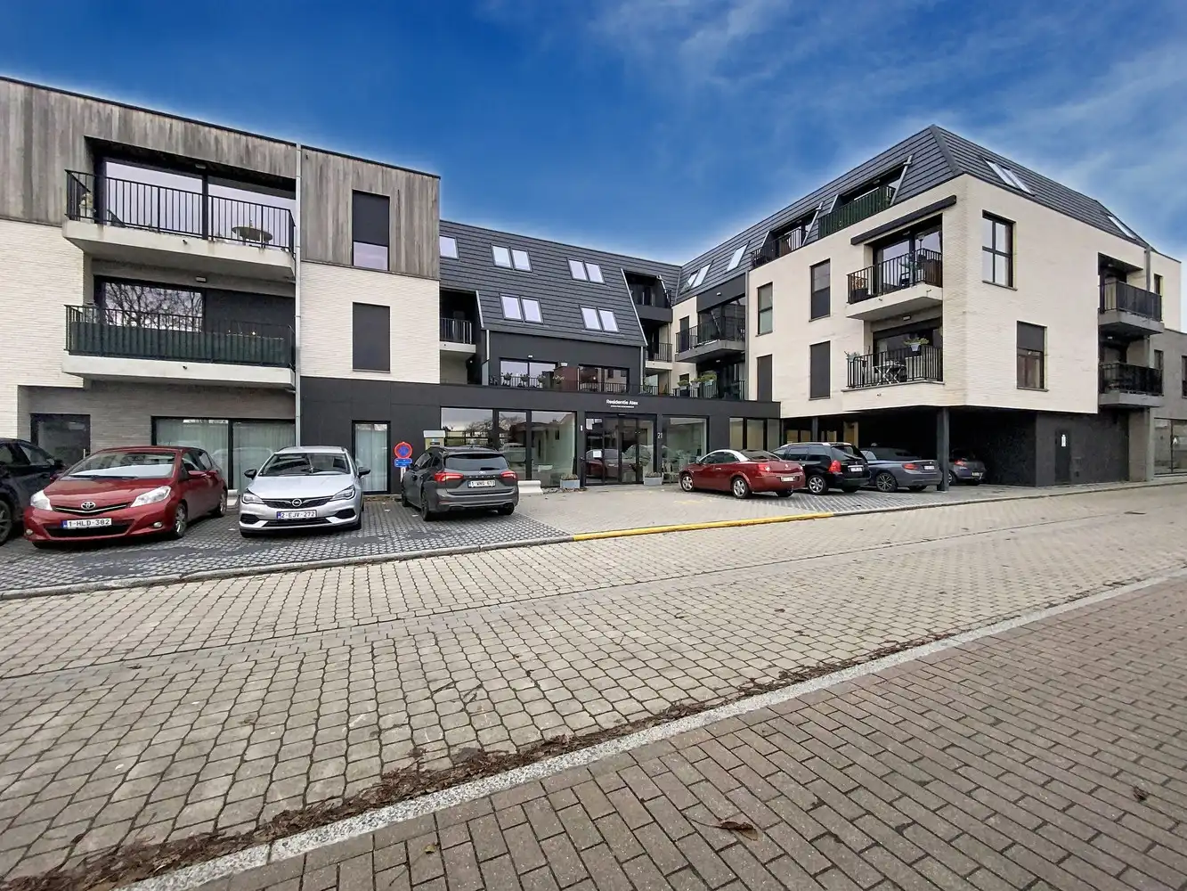 Autostaanplaats in residentie Alex foto {{pictureIndex}}