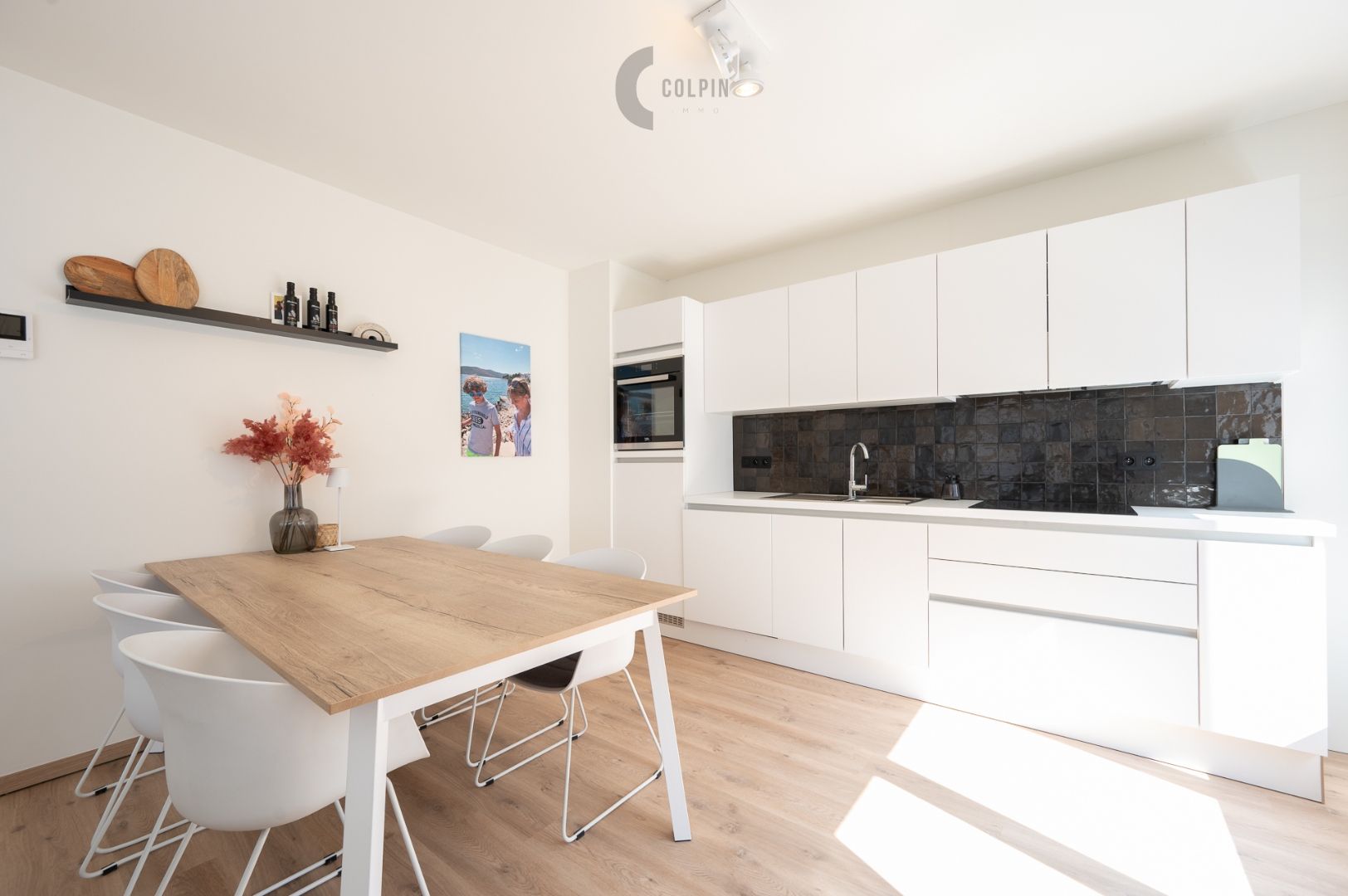 Gerenoveerd hoekappartement vlakbij het Heldenplein foto 4