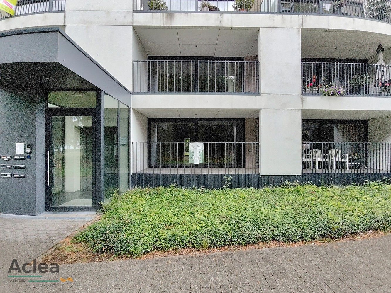 ruim gelijkvloers appartement met zicht op pastorietuin foto 3