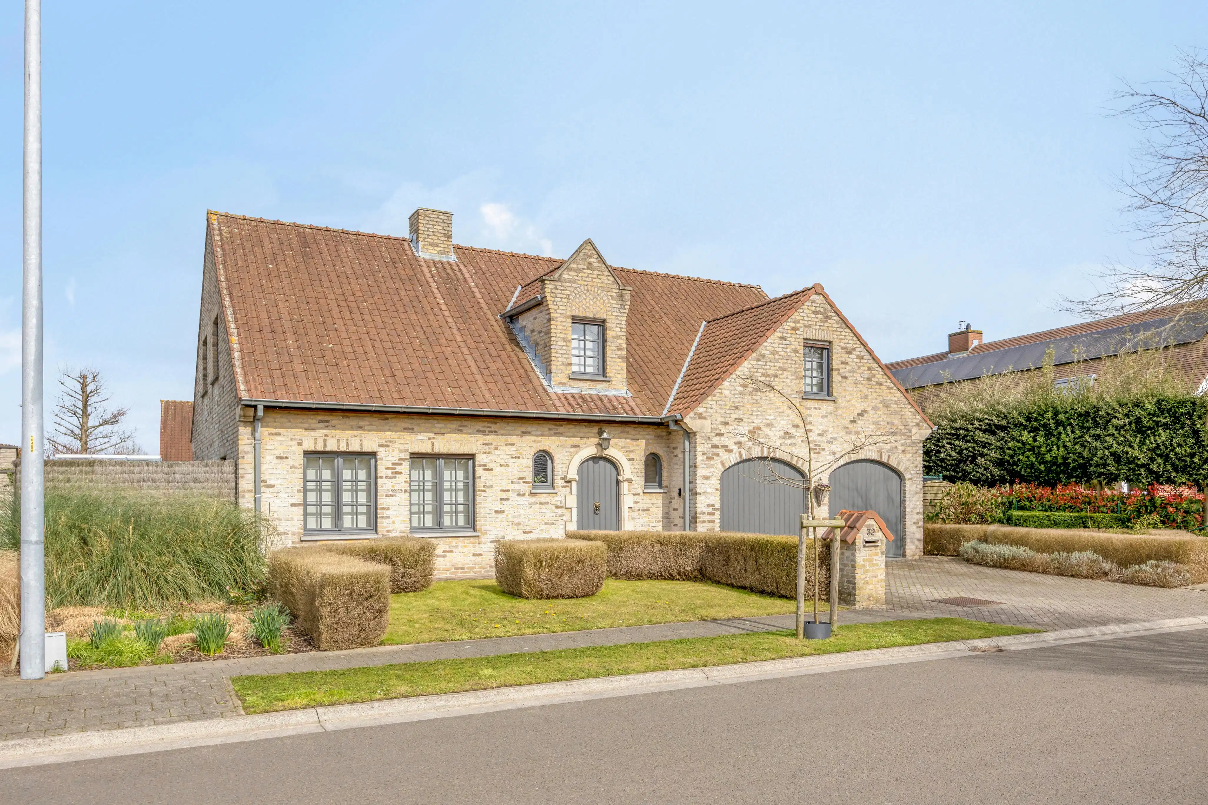Alleenstaand huis op toplocatie te Izegem  foto 2