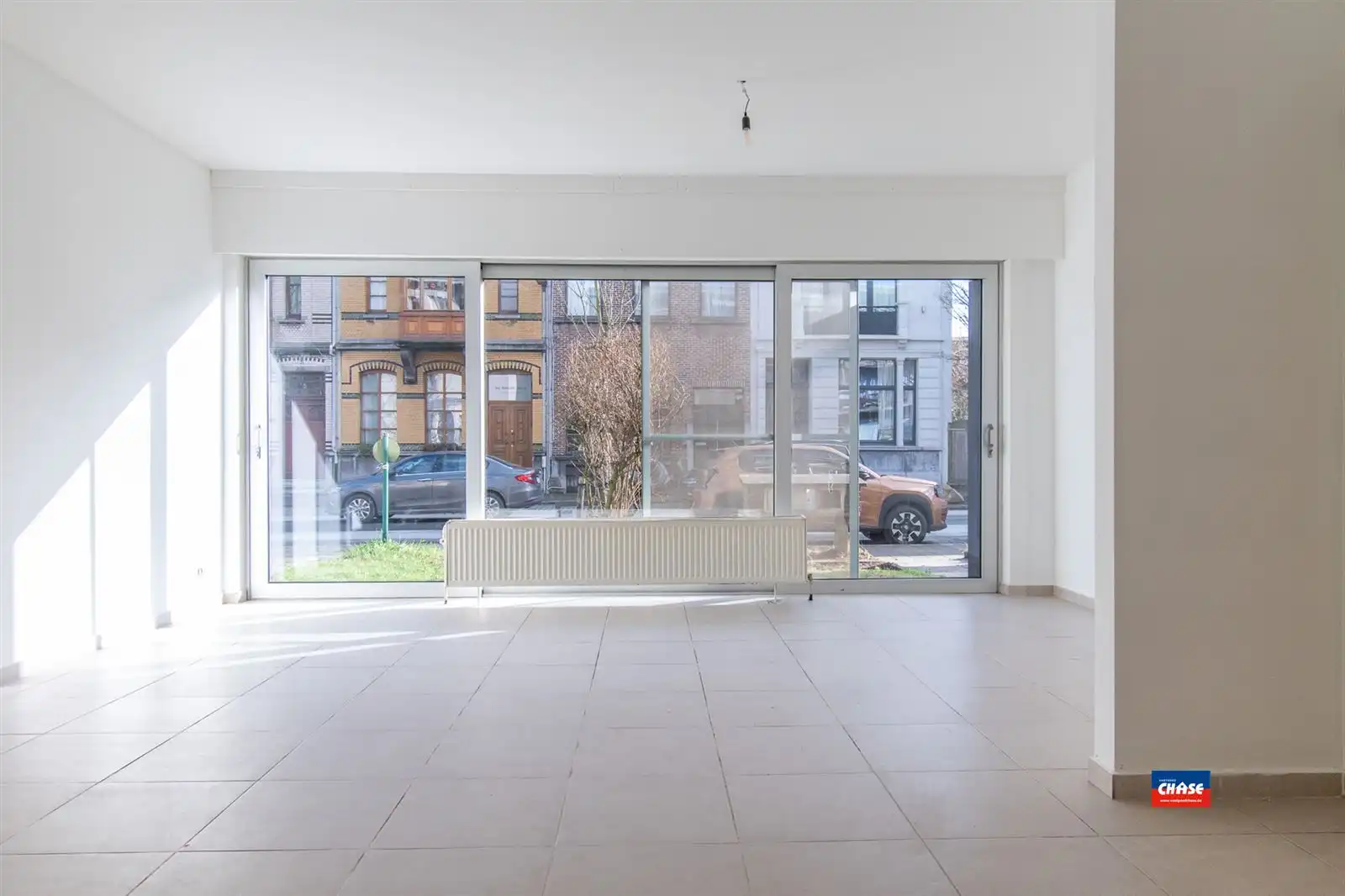 IN OPTIE !!! Op te frissen gvl appartement met 2 slaapkamers + garage foto 2