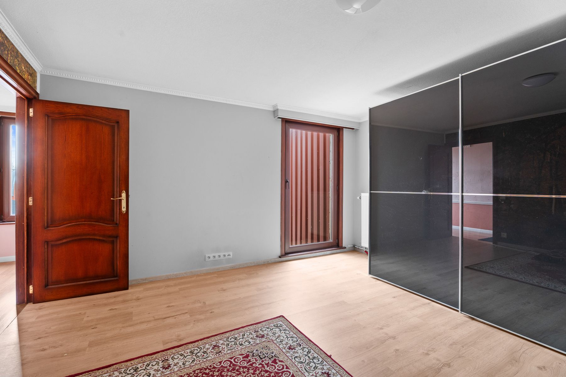 Ruime gezinswoning in hartje Sint-Niklaas foto 13