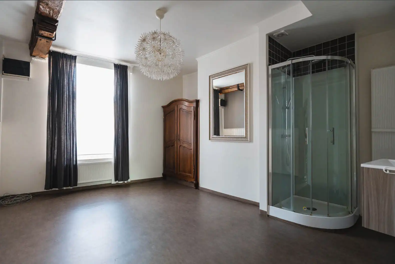 heel authentieke Brugse woning met kleine garage en 2 terrassen + vergunning voor gastenkamer foto 24