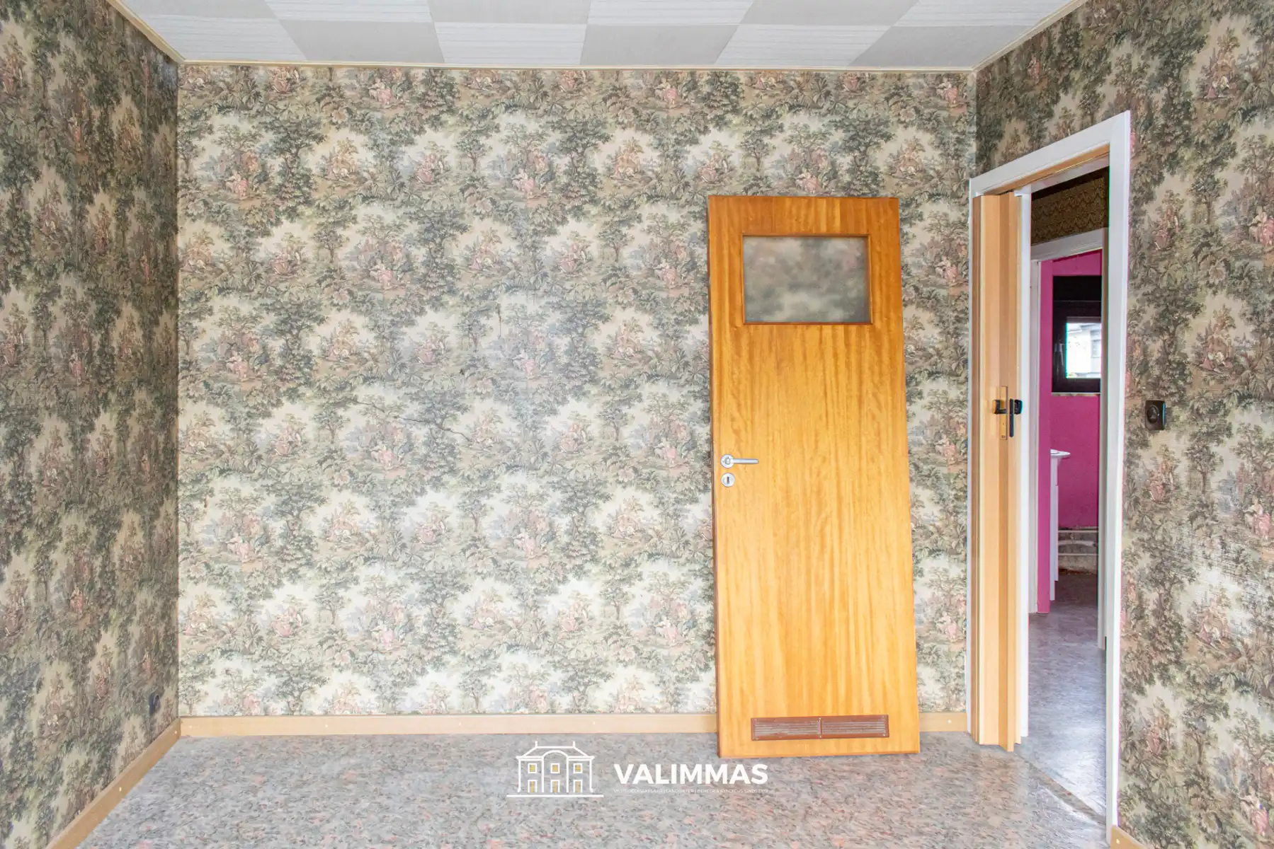 Centrum: op te knappen driegevelwoning met garage en tuin... foto 16