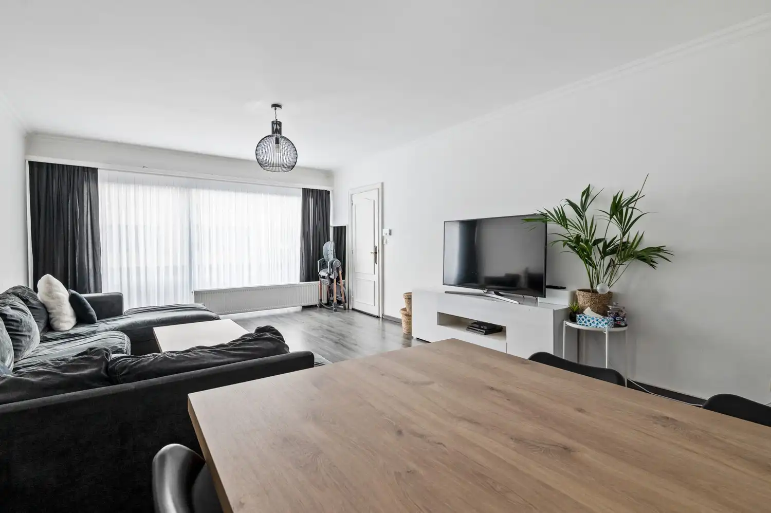 Instapklaar appartement op de 1ste verdieping met 2 slaapkamers en berging te Mortsel! foto 5