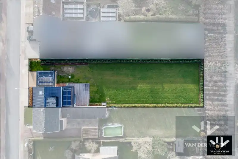 TOTAAL VERNIEUWDE WONING - ENKEL NOG AFWERKEN NAAR EIGEN SMAAK EN INZICHT foto 6