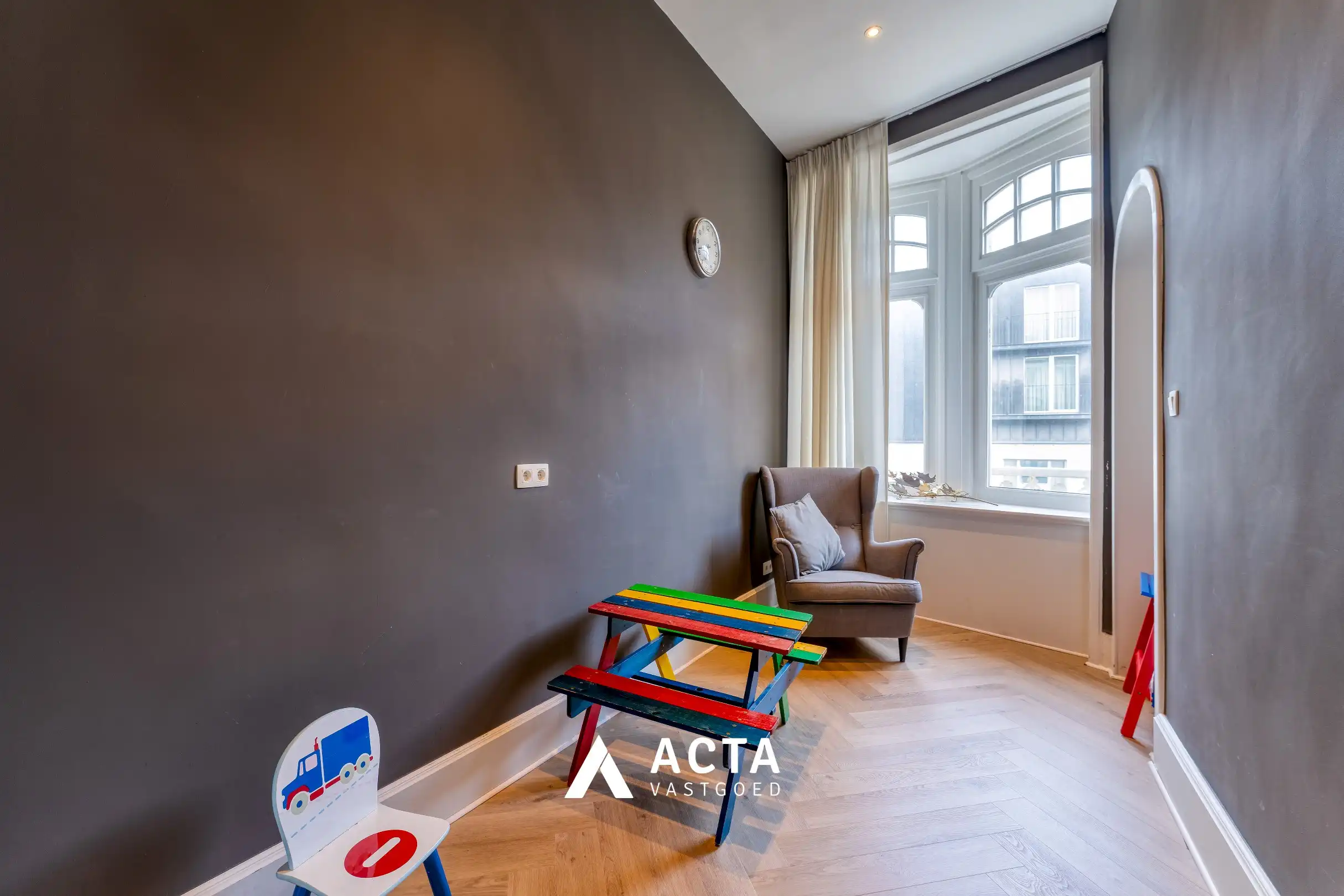 Gerenoveerd herenhuis in het centrum van Oostende foto 14