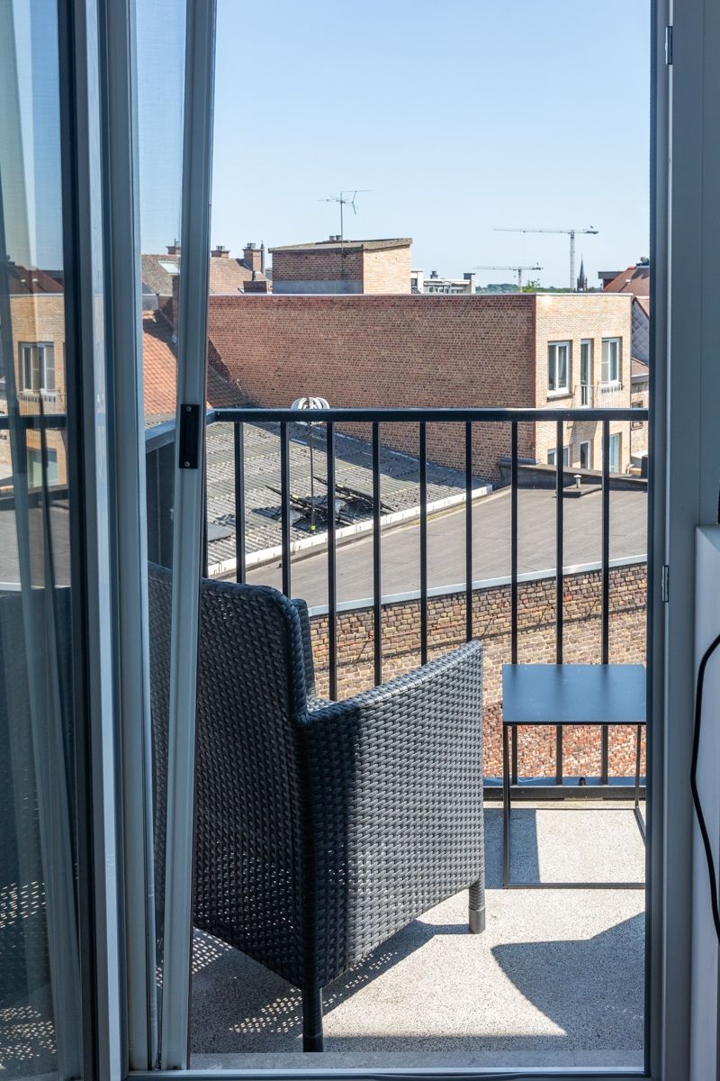 instapklaar, centraal gelegen 2- slaapkamer appartement met terrasje en kelder. Energielabel B, Elektr. goedgekeurd... foto 13