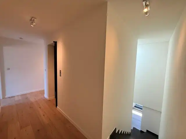 Luxe duplexappartement te huur in het hart van Maaseik, met lift, 2 slaapkamers en 2 terrassen.  foto 15