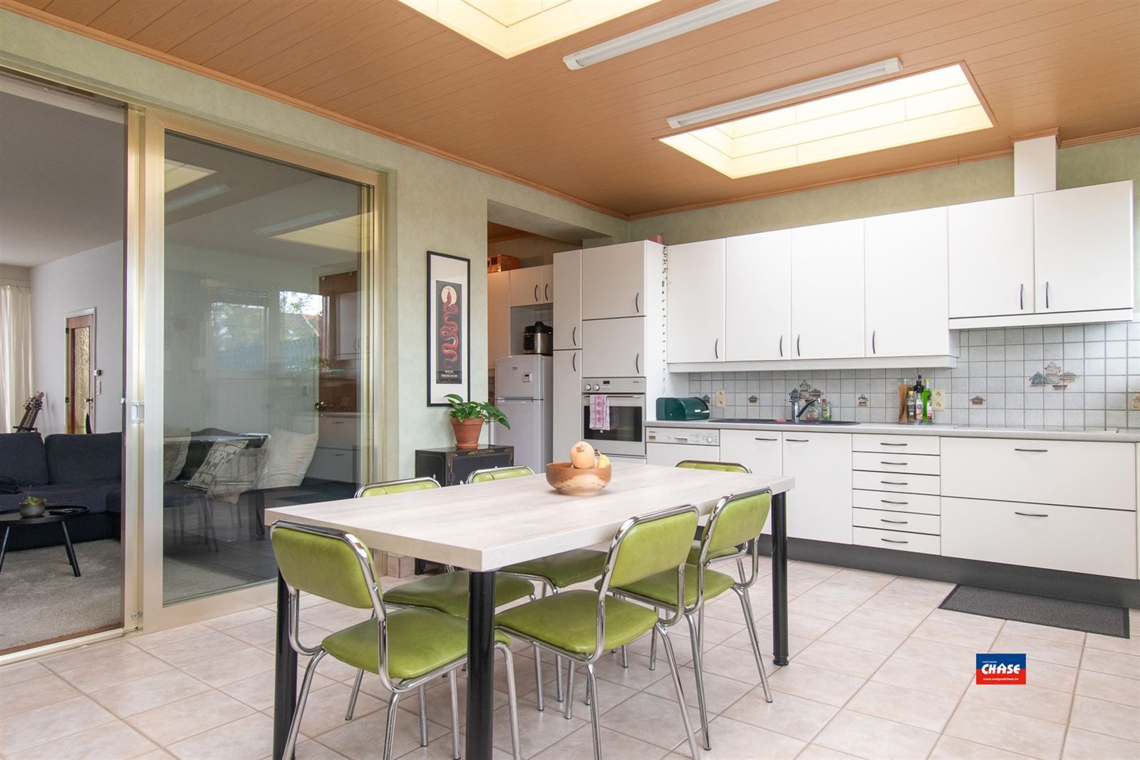 Instapklare gezinswoning met 3 tot 5 slaapkamers,tuin en garagebox foto 10