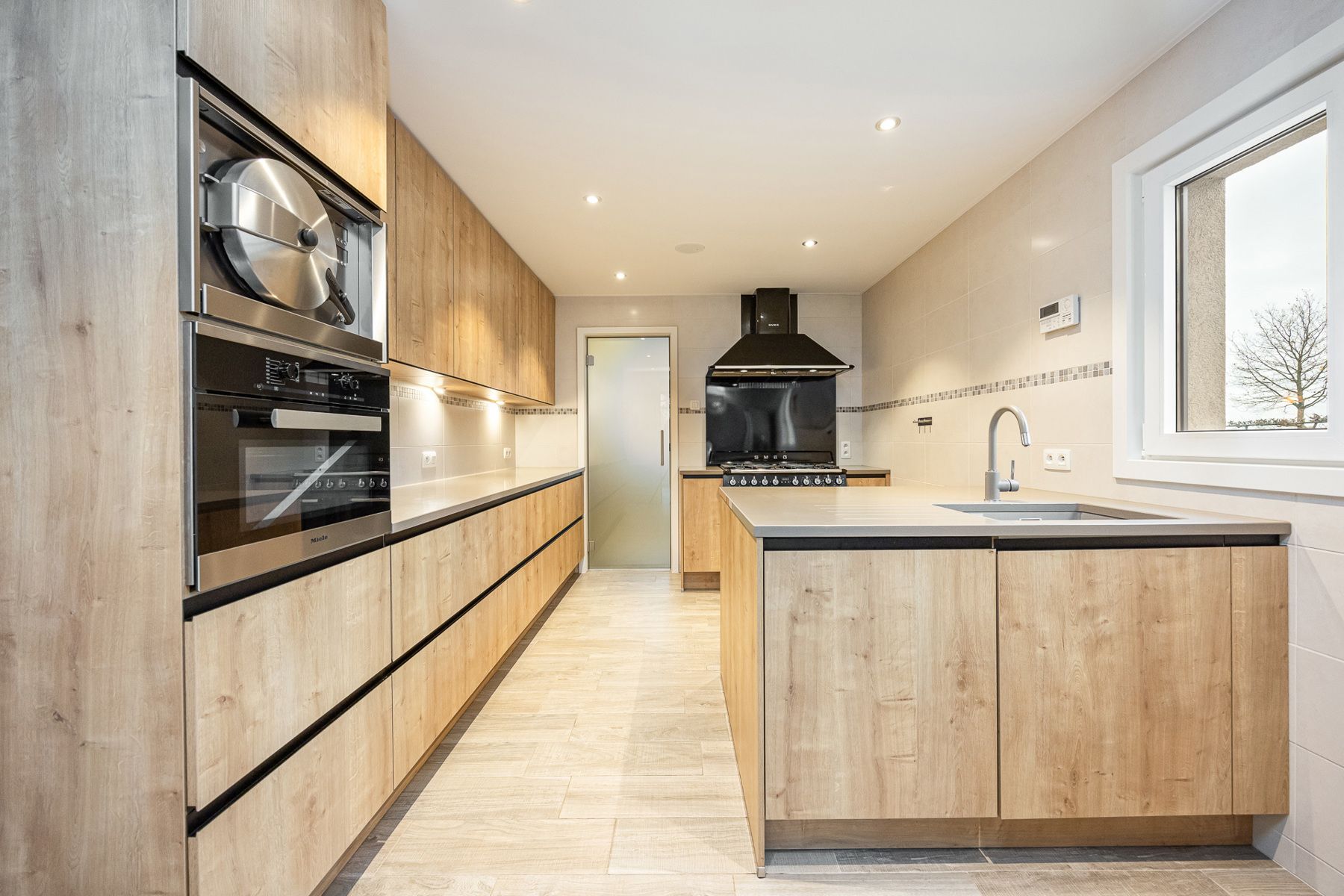 Landelijk gelegen woning met 4 slaapkamers, polyvalente werkruimte en binnenzwembad.  foto 9