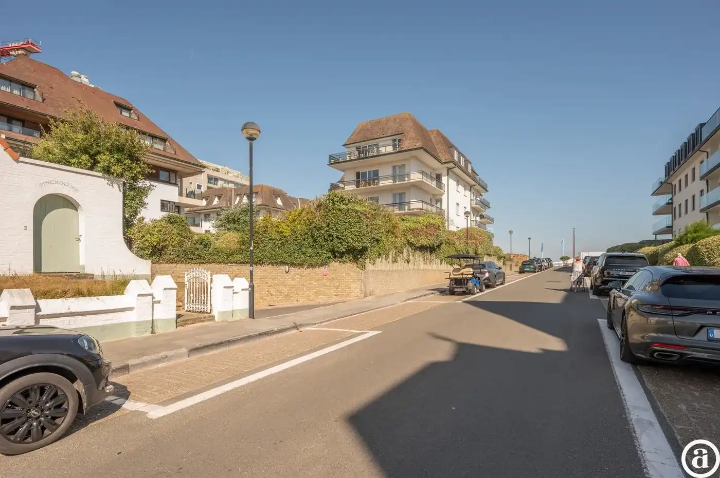 Luxueus gerenoveerd hoekappartement met zeezicht vlakbij de wandeldijk in het Zoute. foto 32