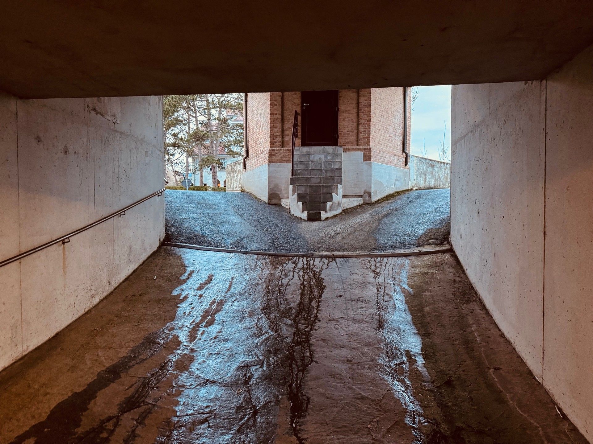 Verhuur garage onder het gemeentehuis van De Haan. foto 5