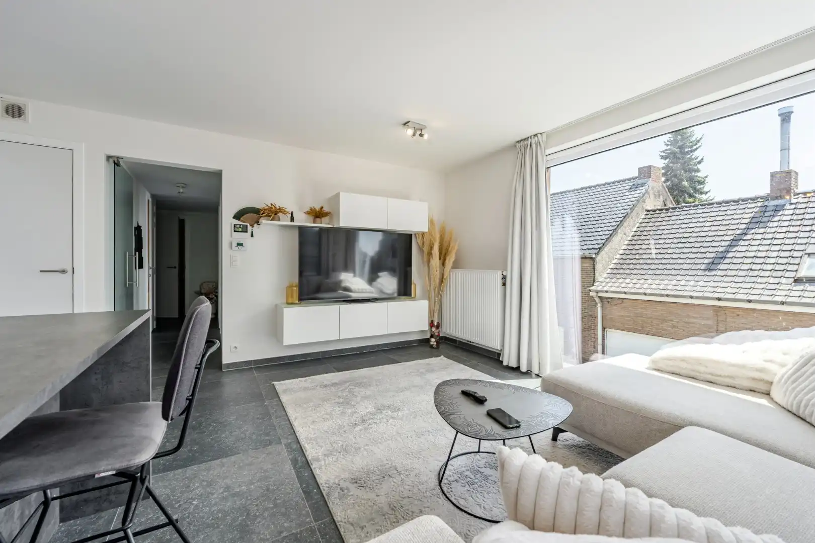 Recent en lichtrijk appartement met parking te Zwevezele foto 8
