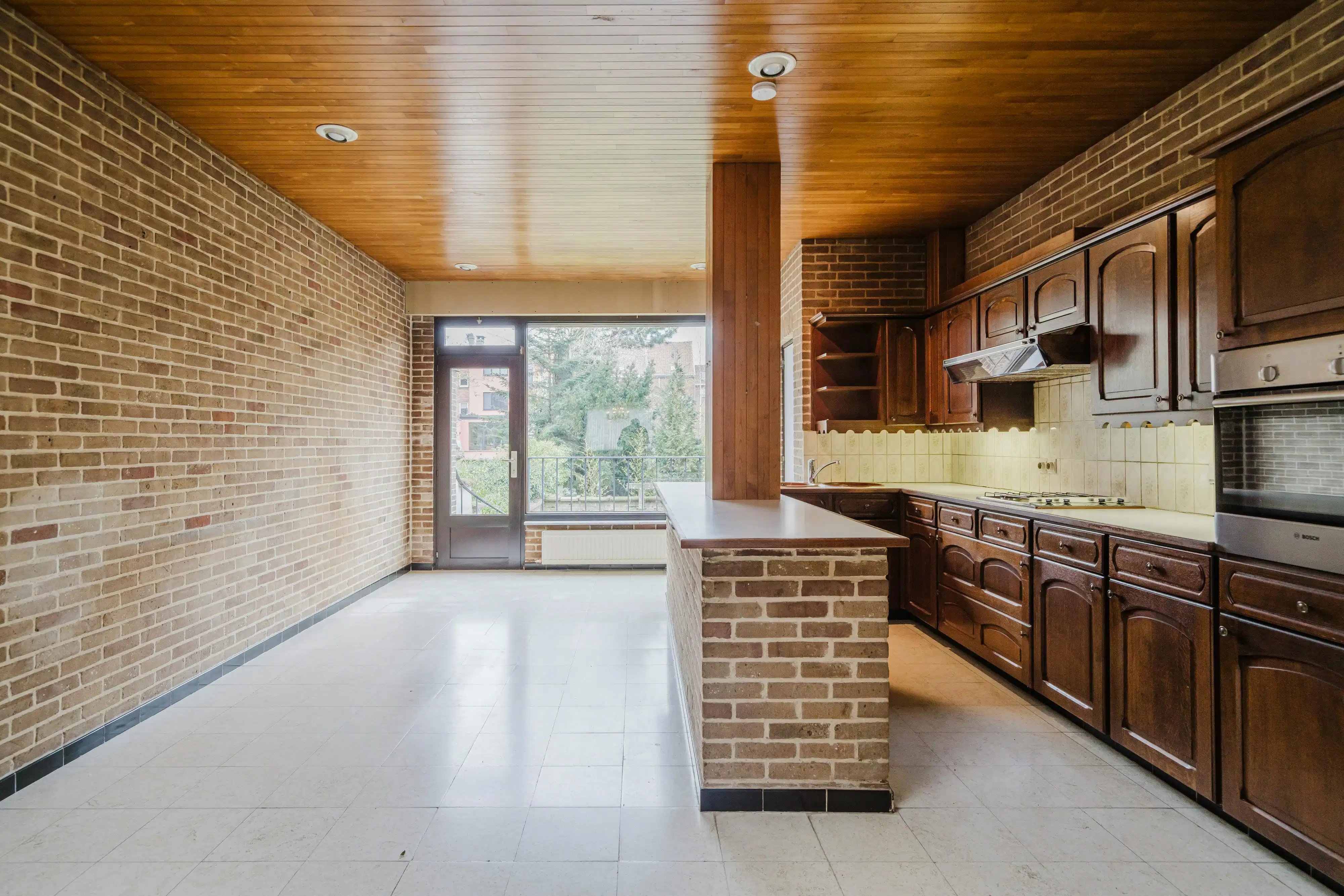 Bel-etage met inpandige garage op toplocatie in Kortrijk foto 4