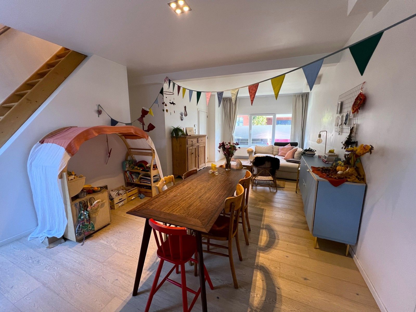 Moderne burgerwoning met 3 slaapkamers te Gent foto {{pictureIndex}}