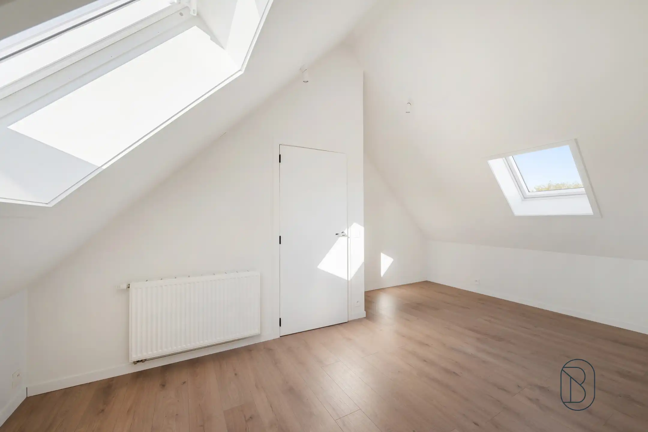 Kwalitatief gerenoveerde woning met tuin, en 3 slk.  foto 18