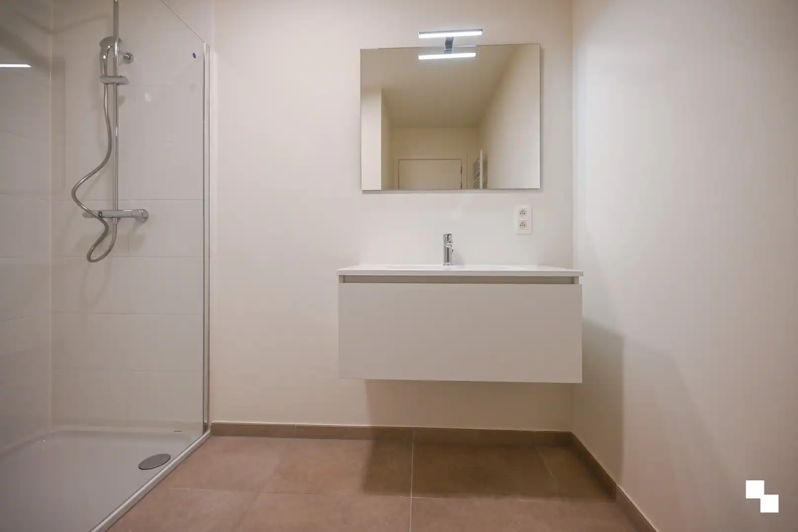 Nieuwbouwappartement met twee slaapkamers in hartje Emelgem foto 19