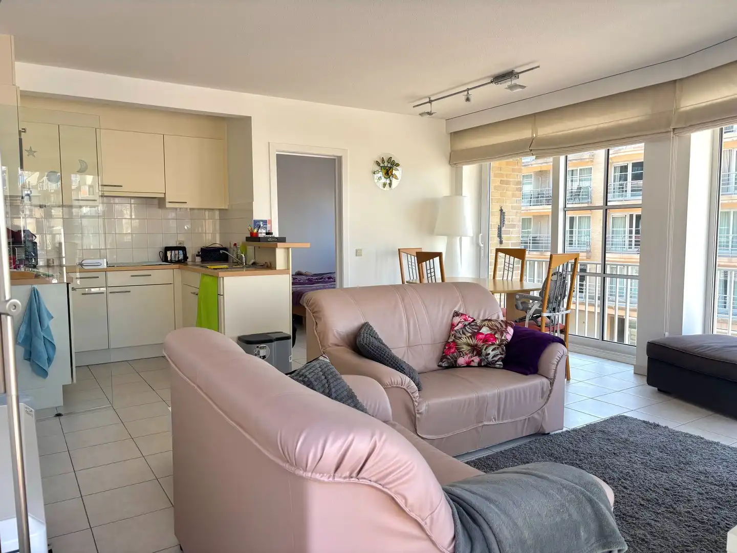 Te huur op jaarbasis:  Hoekappartement met 2 slaapkamers foto 2