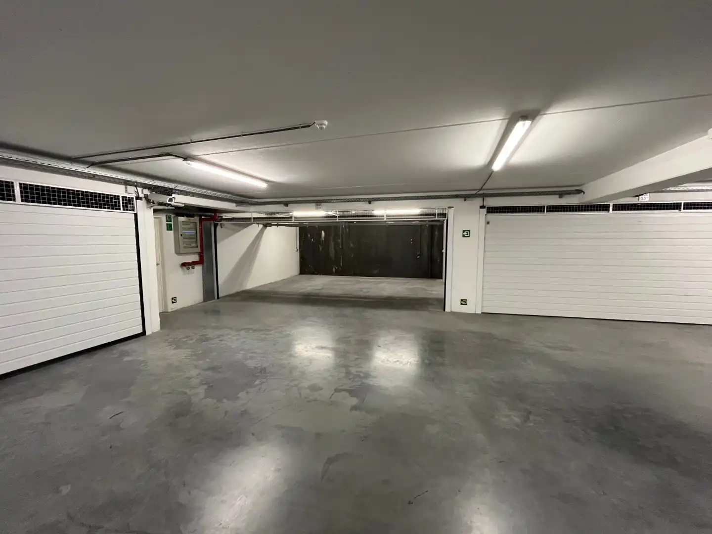 Vlot inrijdbare, dubbele garagebox, gelegen op Kustlaan - Het Zoute foto 3