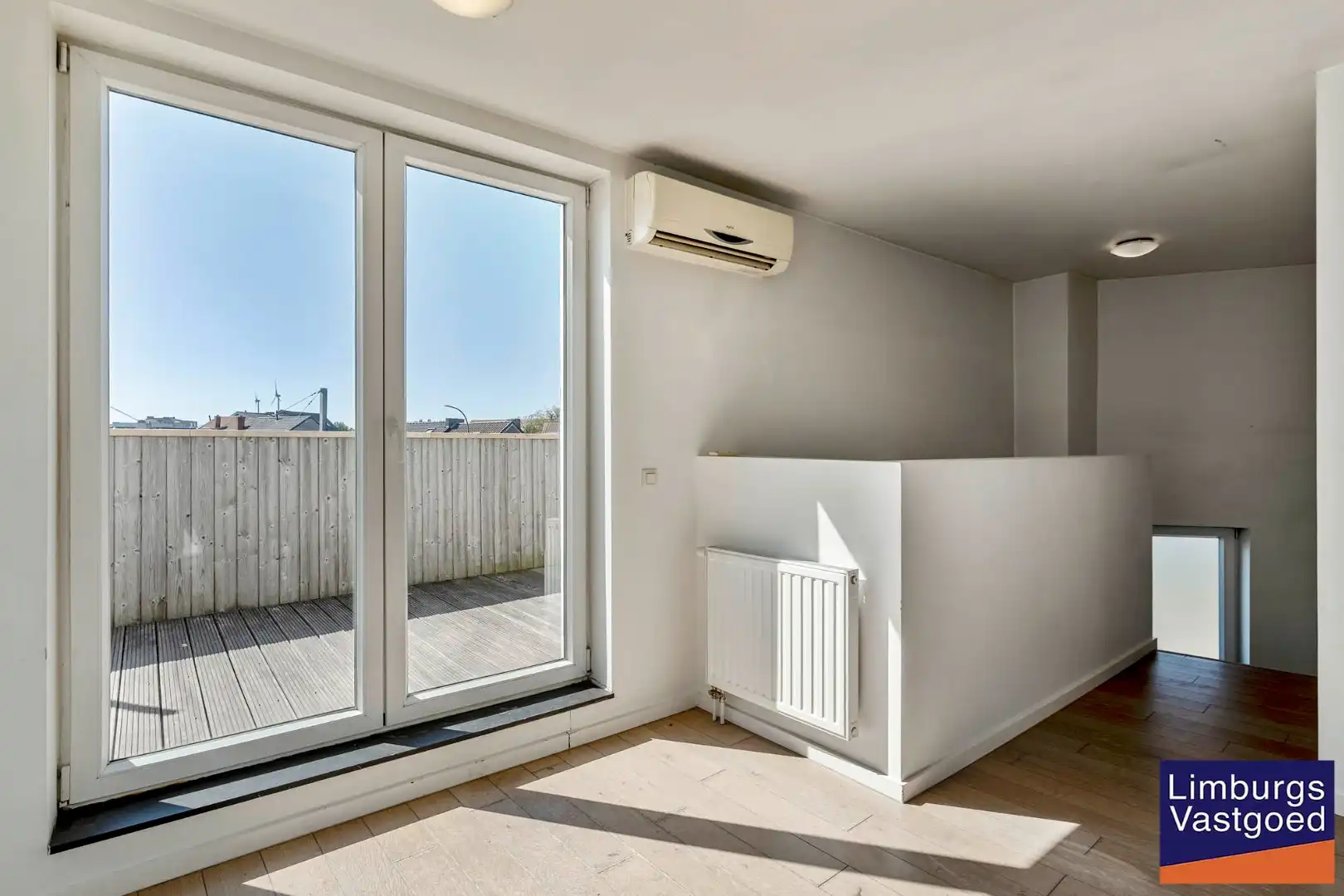 Ruim appartement (125m²) met 2 slpk en terras aan de kleine ring foto 8