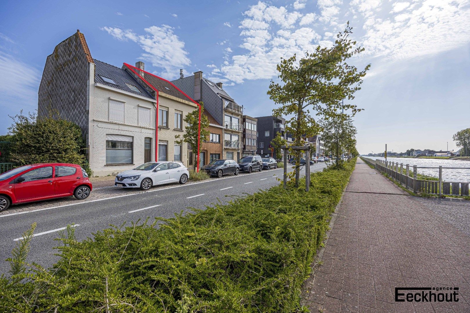Ruime woning met tuin, terras en 3 slaapkamers met open zicht op de vaart! foto 17