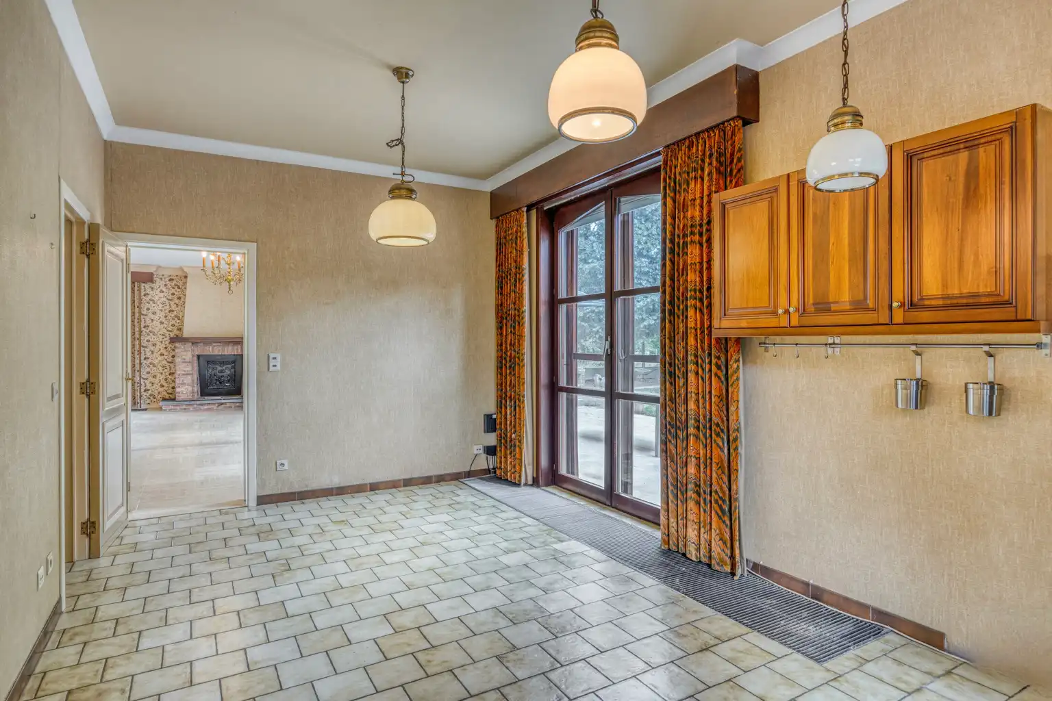 STATIGE VILLA VOOR PRIVE OF VRIJ BEROEP MET RUIME TUIN   foto 10