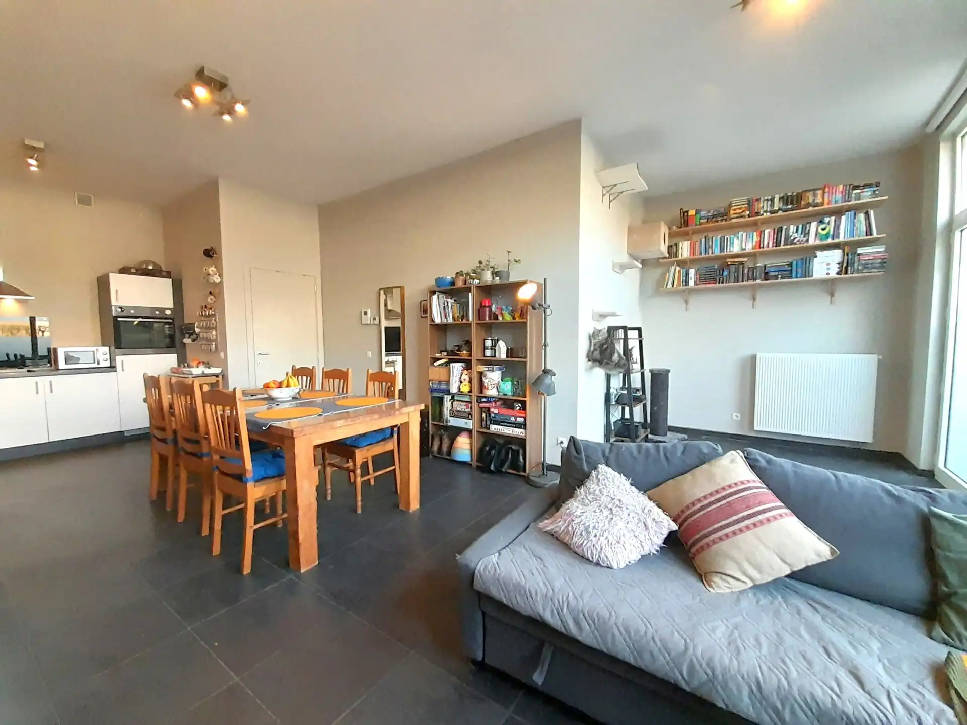 Gelijkvloers appartement met 2-slaapkamers en eigen tuintje foto 4