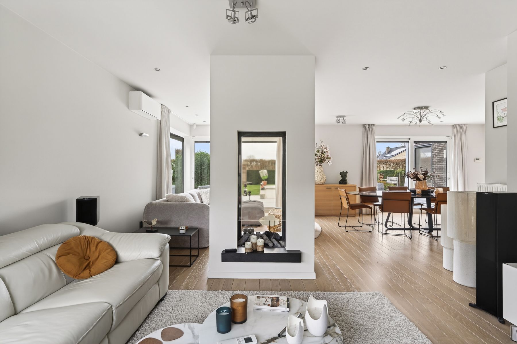 Rustig gelegen exclusieve villa met zwembad in Jabbeke foto 2