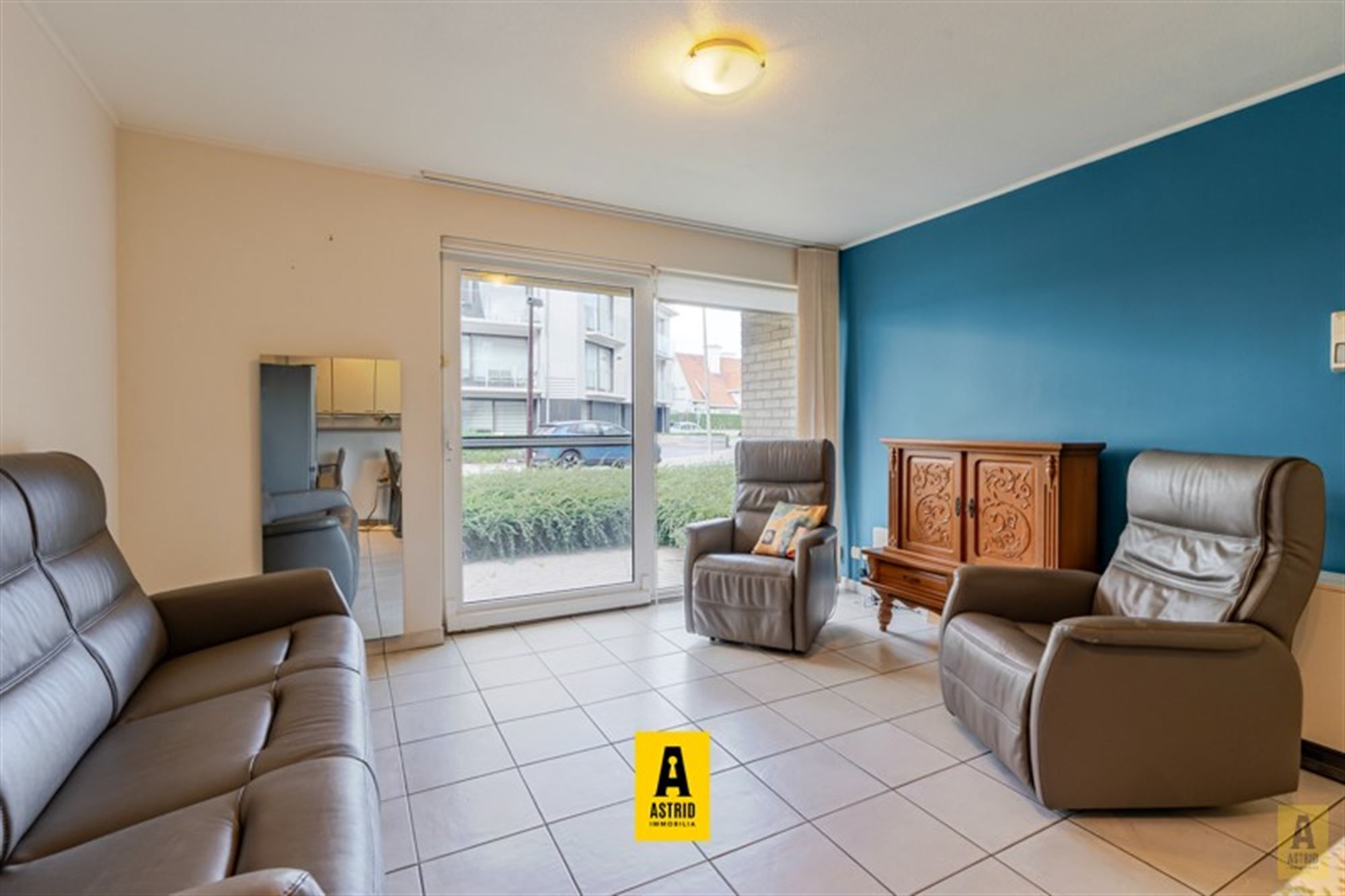 Gezellig gelijkvloers appartement met zonnig terras vlak aan zee én centraal! foto 5