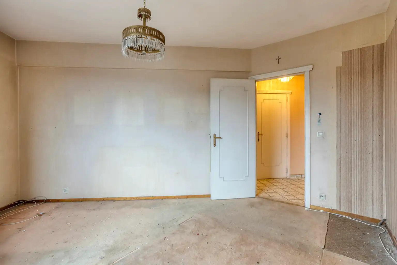 Te moderniseren hoekappartement met twee slaapkamers foto 13