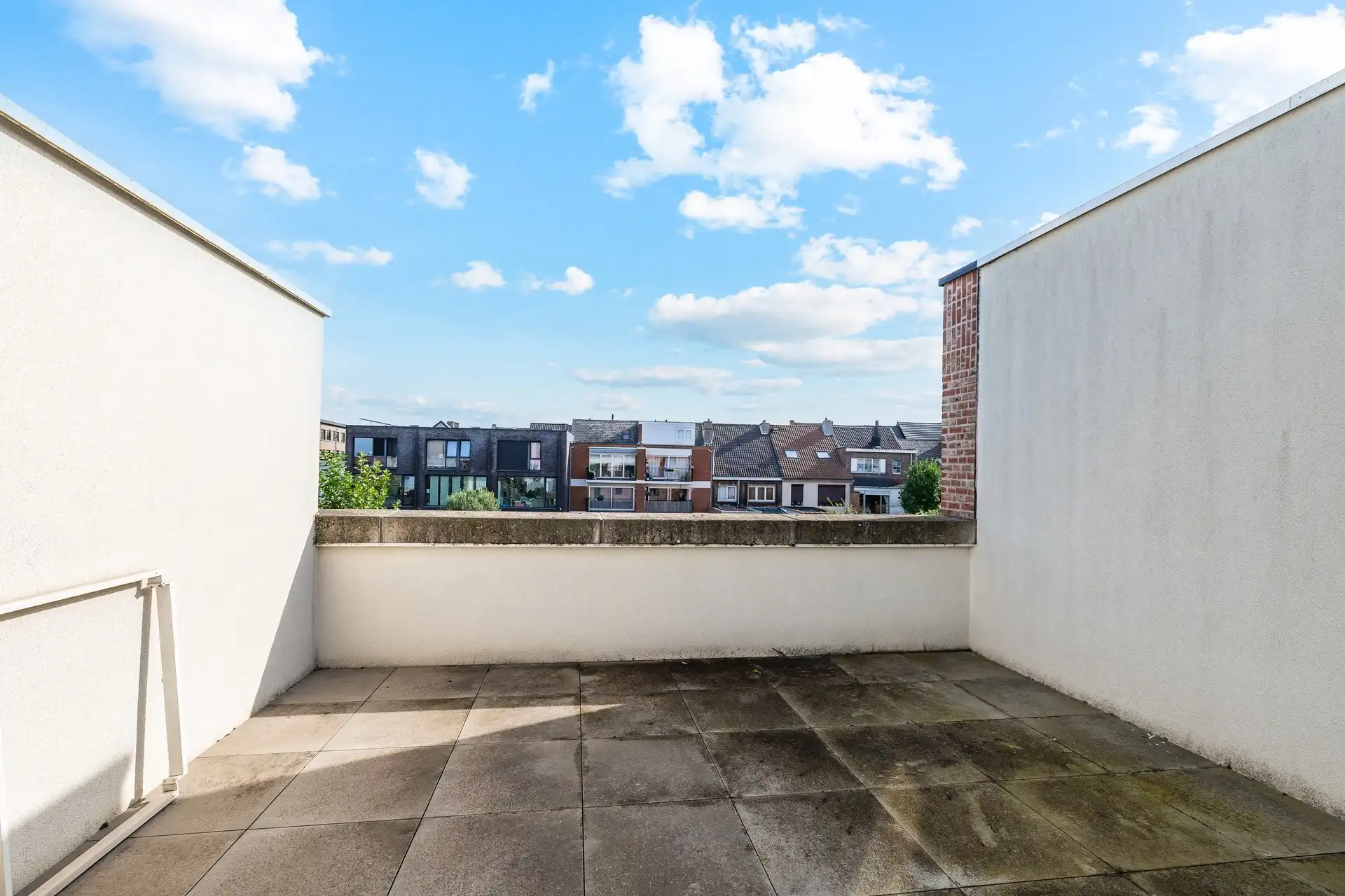 Energiezuinige stadswoning met 3 slaapkamers, terras en private parking in Aalst foto 23