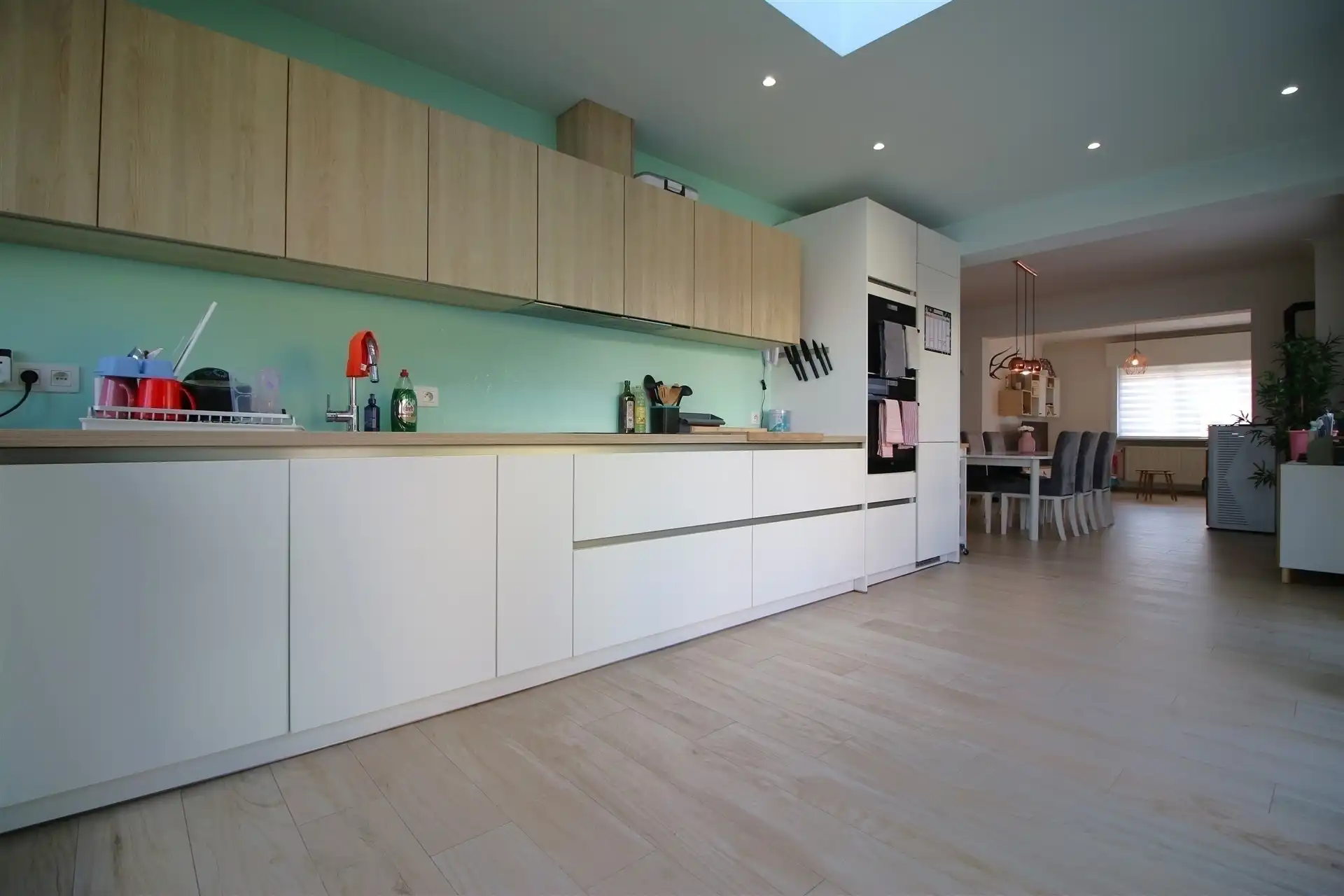 Gerenoveerde woning met 4 slaapkamers foto 7